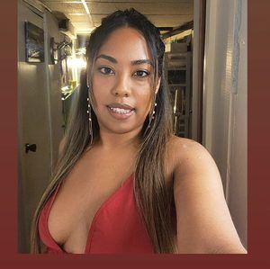 Meet your Posher, Vanessa